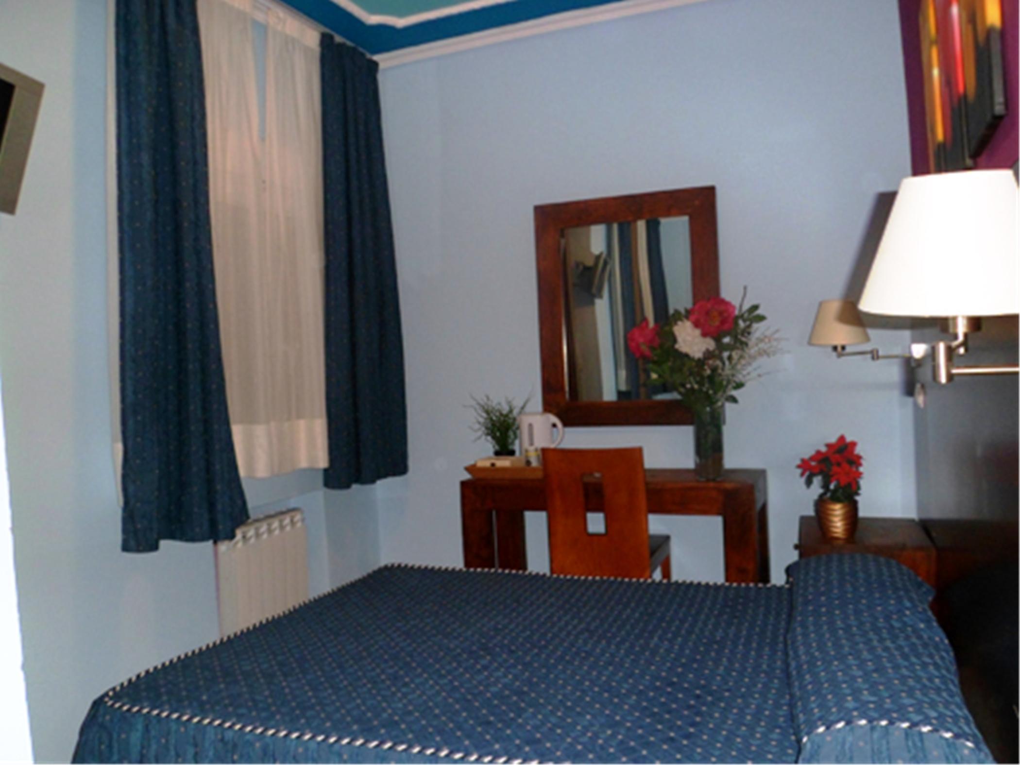 Auto Check In Hotel Las Nieves Jaca Kültér fotó