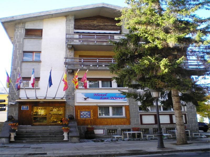 Auto Check In Hotel Las Nieves Jaca Kültér fotó